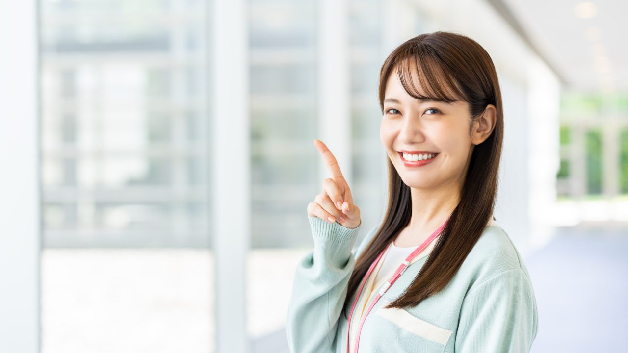 女性/オフィス/指さし/ポイント