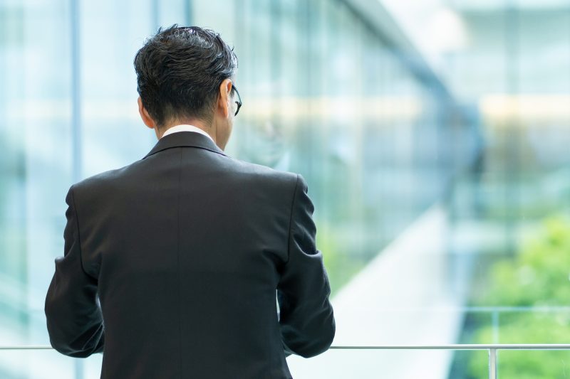 50代/60代/ミドル男性/スーツ