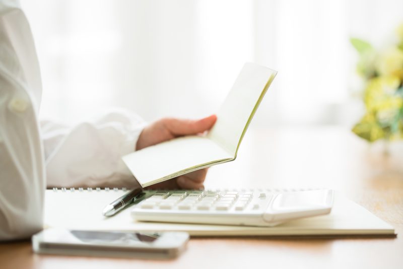 通帳/電卓/計算/給料/家計