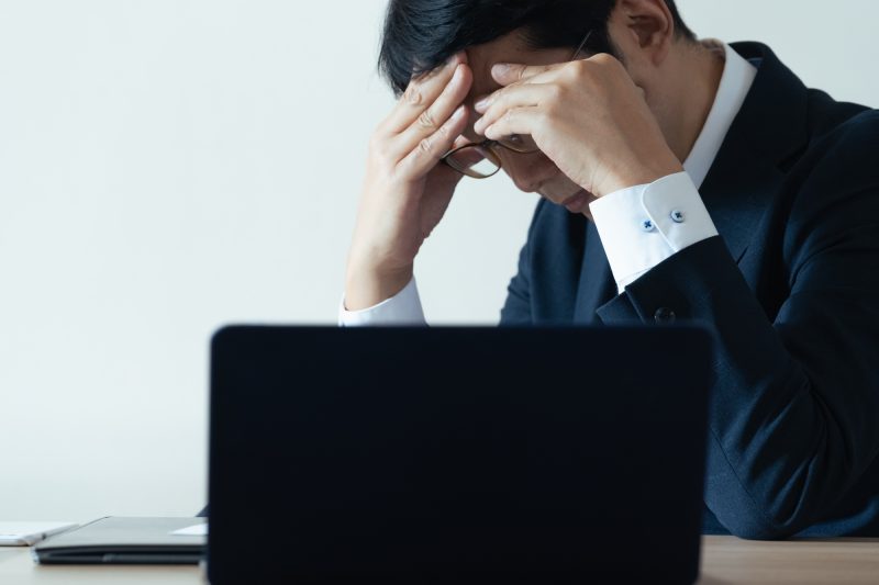 ビジネスマン/中高年/シニア/スーツ/仕事